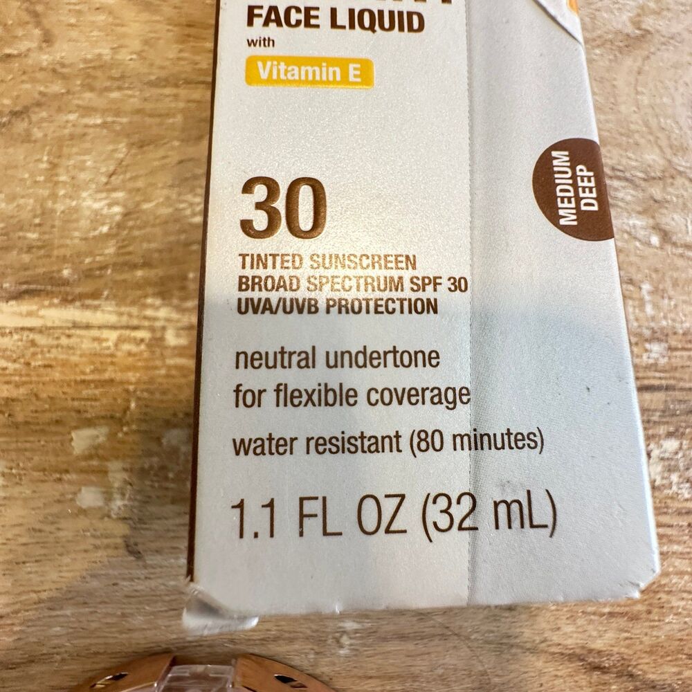 Neutrogena UVA/ UVB SPF 30 Tinted Face Sunscreen and Kokie Blush Bundle - Picture 5 of 12